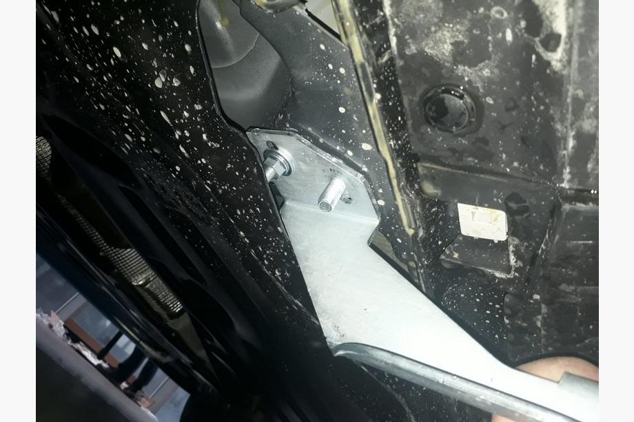 Ford Kuga/Escape 2013–2019 Sānu sliekšņi Sunrise (2 gab., alumīnijs) Ar melnām durvju līstēm Foto 10