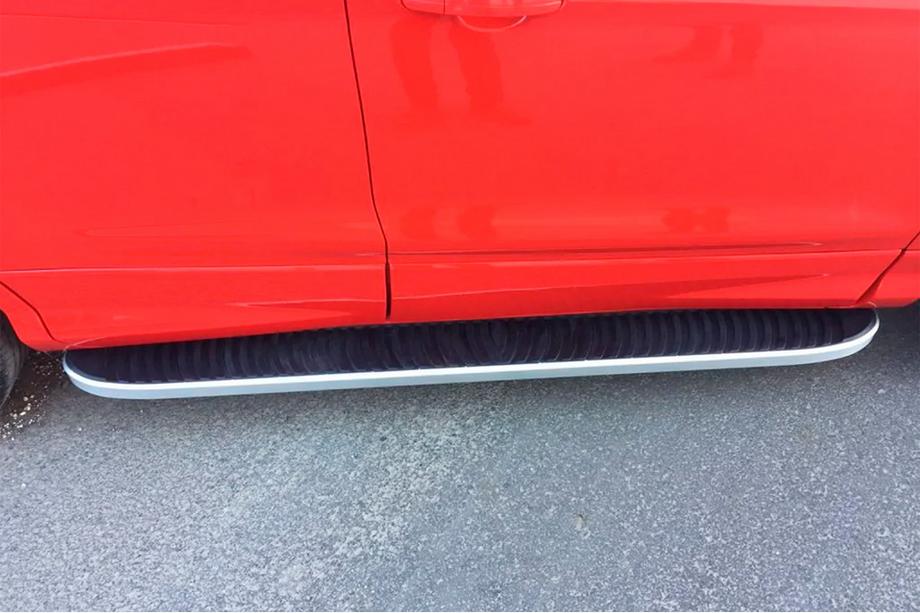 Ford Kuga/Escape 2013–2019 Sānu sliekšņi Tayga Grey (2 gab., alumīnijs) Ar krāsotām durvju plāksnēm Foto 10