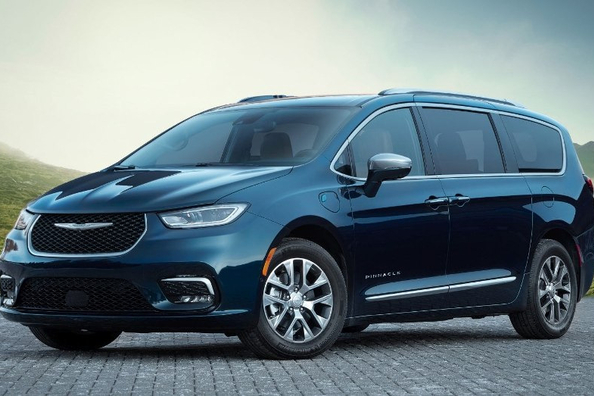 Chrysler Pacifica apskats: feislifts ģimenes piedzīvojumiem