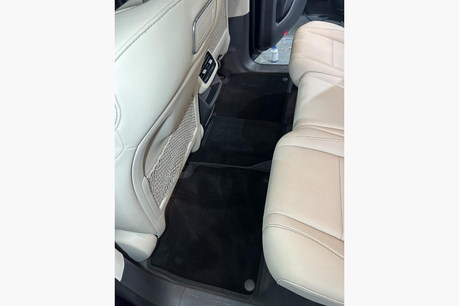 Mercedes GLS X167 2019– Tekstila paklājiņi Classic (Melni) Foto 4