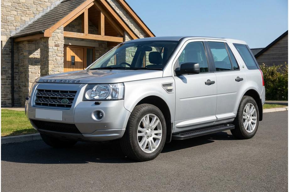 Land Rover Freelander II 2006–2014 Sānu sliekšņi Allmond Black (2 gab., alumīnijs) Image