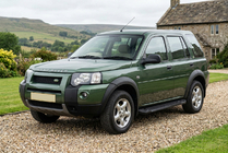 Land Rover Freelander I 1997–2006 Sānu sliekšņi RedLine Black (2 gab., alumīnijs) foto 1