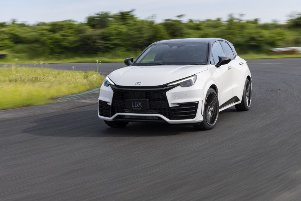 Lexus LBX Morizo RR apskats: sportisks akcents premium klasē