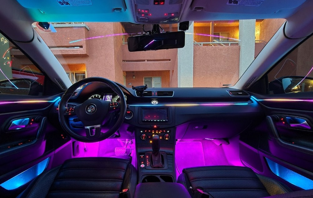 Vai vecā auto var uzstādīt ambiento apgaismojumu?