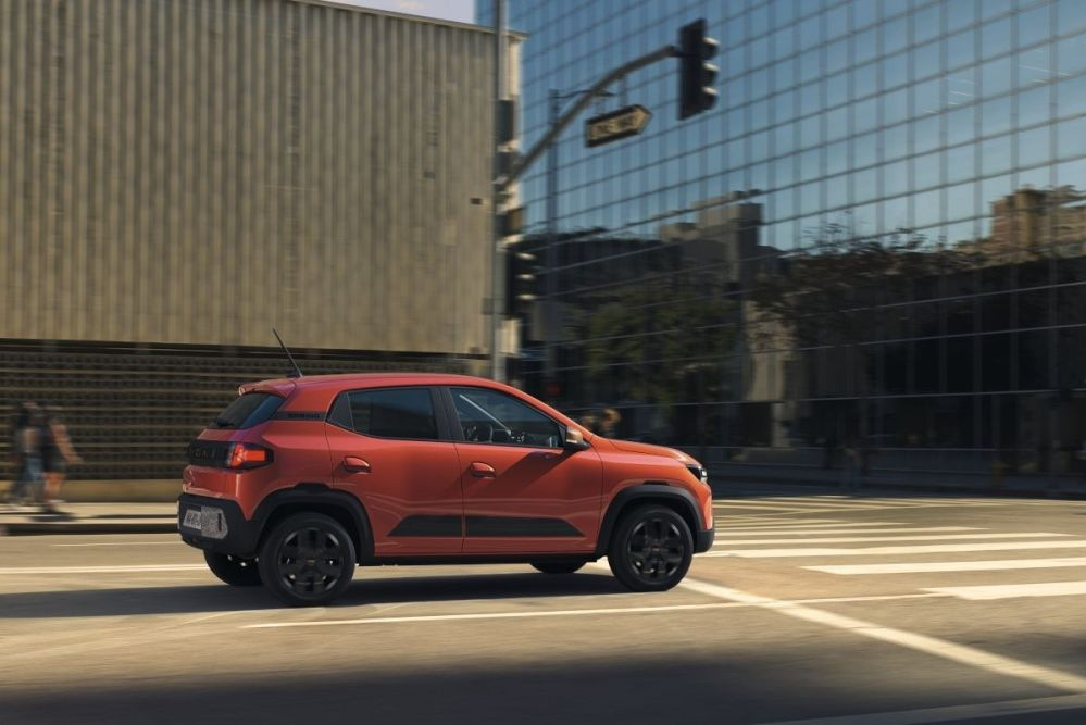 Dacia Spring 2024 apskats: Pieejams elektroauto ar atjauninātu dizainu