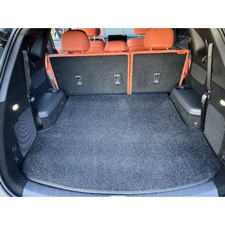 Premium tekstila bagāžnieka paklājiņš (7-vietīgs, ar nolocītu 3. sēdekļu rindu, melns) foto 1