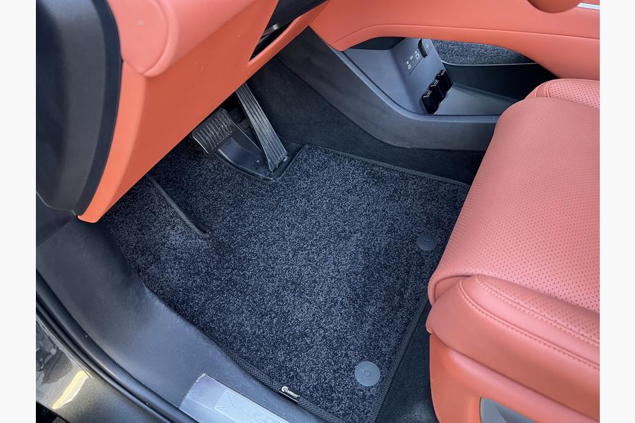 BYD Tang L 2025– Deluxe tekstila salona paklājiņi (2 rindas, melni) Image