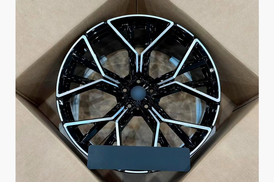 BMW X7 G07 2019– Kaltie OEM diski R22 V6 (4 gab.) Image
