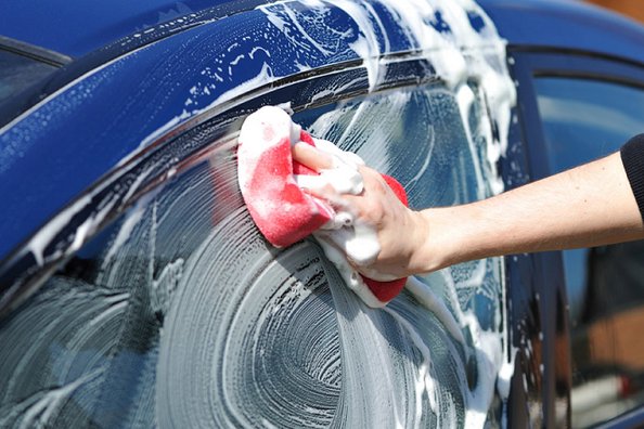 Kā izvēlēties auto šampūnu auto mazgāšanai ar rokām