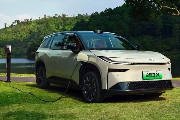 Toyota bZ3X apskats: tehniskie parametri, aprīkojums, foto Foto 3
