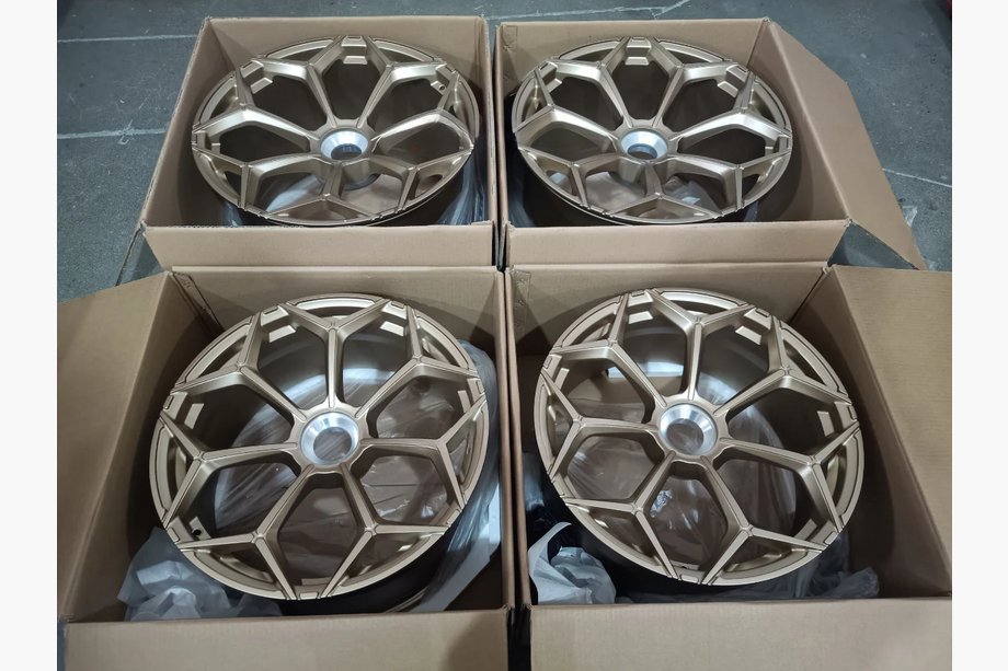 Lamborghini Aventador 2011–2022 Kalti OEM diski R20/R21 V8 (4 gab.) Foto 6