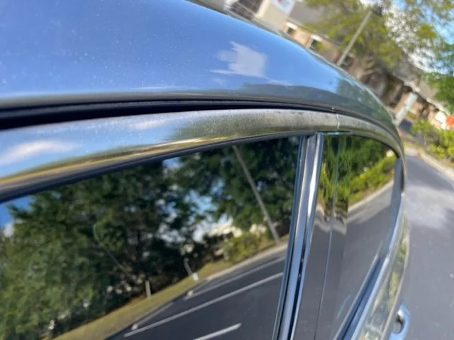 Kāpēc auto hroms kļūst tumšs un kā atjaunot spīdumu?