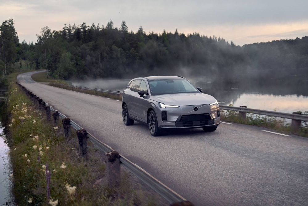 Volvo XC70 2025 apskats: hibrīds ar pagarinātu nobraukumu