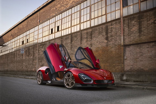 Alfa Romeo 33 Stradale 2023 apskats