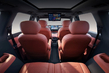 DongFeng eπ 008 apskats: ietilpīgs krosovera auto lielai ģimenei foto 6