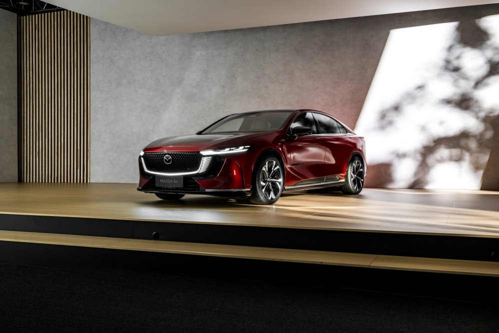 Mazda 6e apskats: tehniskie dati, komplektācija un foto