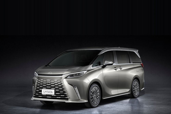 Otrās paaudzes Lexus LM apskats: VIP komforta virsotne