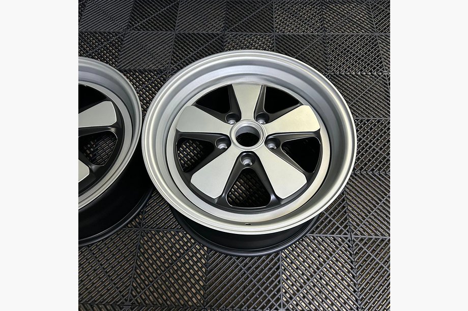 Porsche 911 (964/965) 1989–1993 OEM kaltie diski R18 (4 gab.) Image