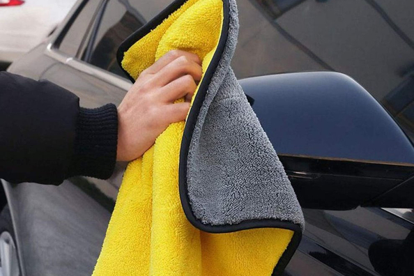 Kas jāzina par mikrošķiedru automašīnai