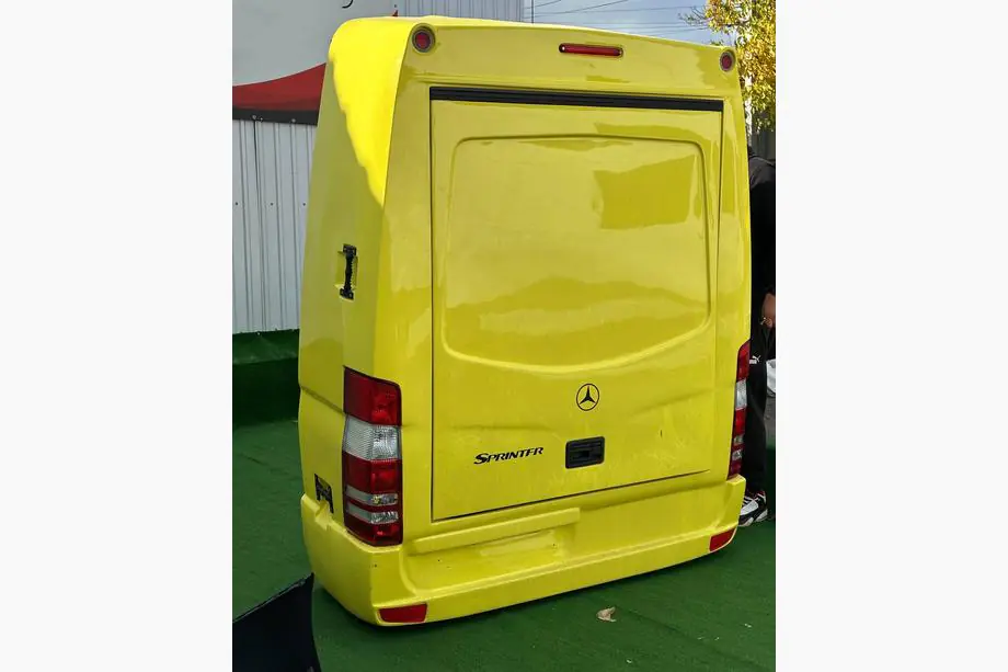 Mercedes Sprinter W906 2006–2018 Piekarināms bagāžnieks (Dzeltens) Foto 9