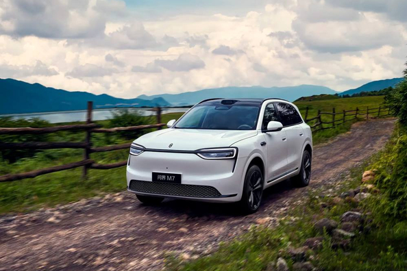 Aito M7 2025: Elektriskās krosovera versijas apskats