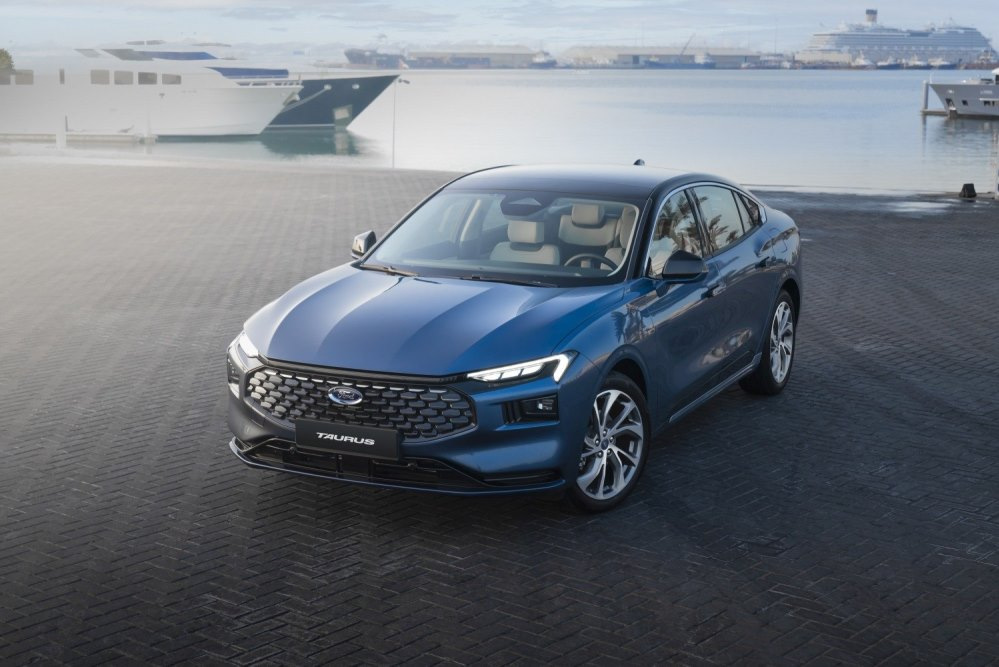8. paaudzes Ford Taurus: komfortabla sedana apskats