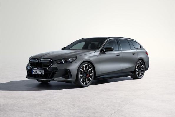 BMW i5 Touring M60 xDrive 2024: Elektriskā universāļa apskats