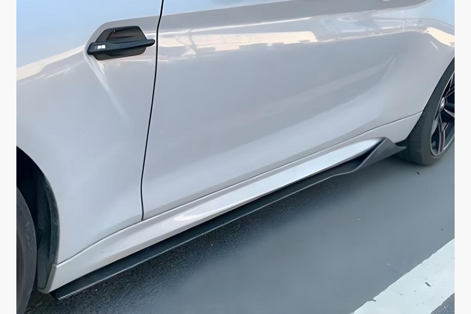 BMW 2. sērija F22/F23 2014–2021 Sānu sliekšņu uzlikas CS-Style (ABS) Foto 1