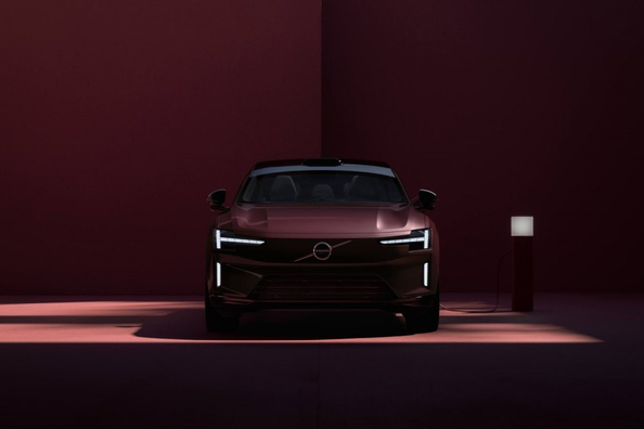 Volvo ES90 (V551) 2025: elektriskā liftbeka apskats
