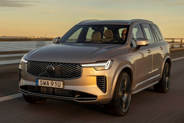 Volvo XC90 II (2024): Grezns ģimenes SUV ar hibrīda tehnoloģijām Foto 3
