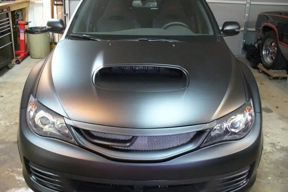 Vai ir vērts pārkrāsot auto ar šķidro gumiju?
