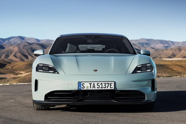Apskats: Porsche Taycan Turbo 2024 (Y1A) — elektrisks sedans ar izcilu dinamiku