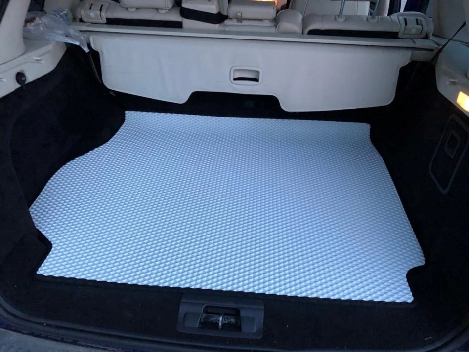 Kā izvēlēties ideālu auto bagāžnieka paklājiņu?