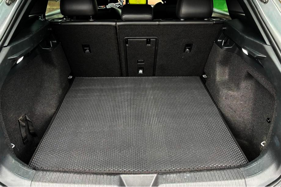 Volkswagen ID.4 2020– Gumijas bagāžnieka paklājiņš Carsuit V2 (melns) Image