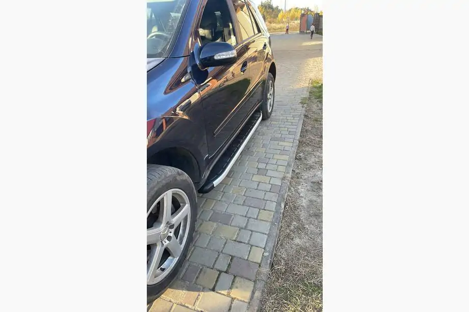 Mercedes ML W164 2005–2011 Sānu pakāpieni Fullmond (2 gab., alumīnijs) Image