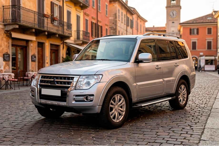 Mitsubishi Pajero Wagon IV 2006–2021 Sānu sliekšņi Line (2 gab., alumīnijs) Image