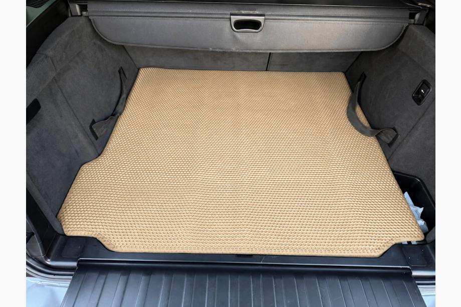 BMW X5 E70 2007–2013 Gumijas bagāžnieka paklājiņš Carsuit (Bēšs) Image