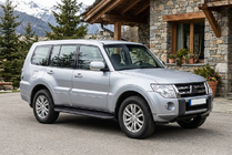 Mitsubishi Pajero Wagon IV 2006–2021 Sānu pakāpieni Bosphorus Black (2 gab., alumīnijs) foto 1