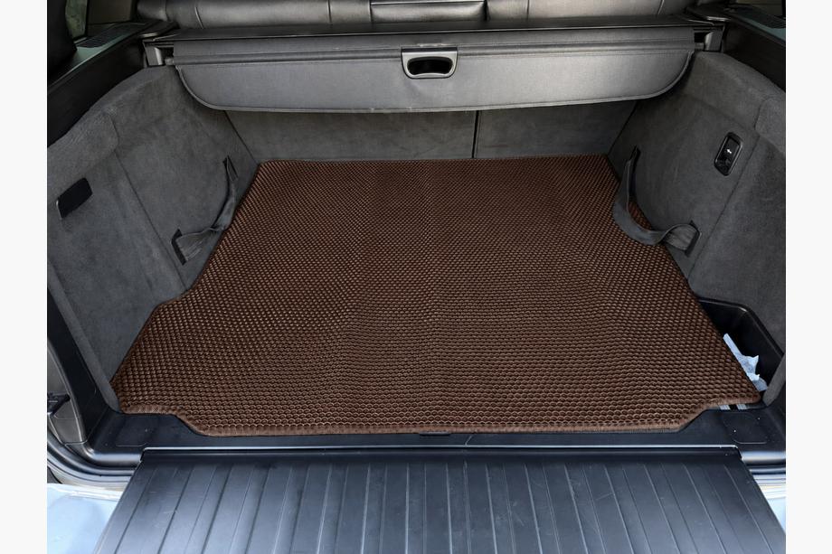BMW X5 E70 2007–2013 Gumijas paklājiņš bagāžniekam Carsuit (Brūns) Image