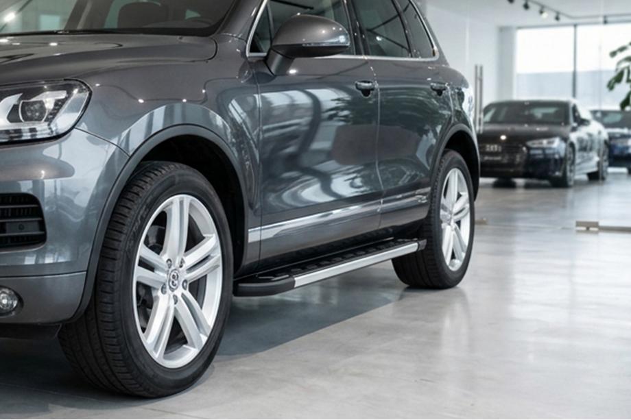 Porsche Cayenne 2003–2010 Sānu pakāpieni RedLine V1 (2 gab., alumīnijs) Image