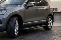 Porsche Cayenne 2003–2010 Sānu pakāpieni Bosphorus Black (2 gab., alumīnijs) foto 1
