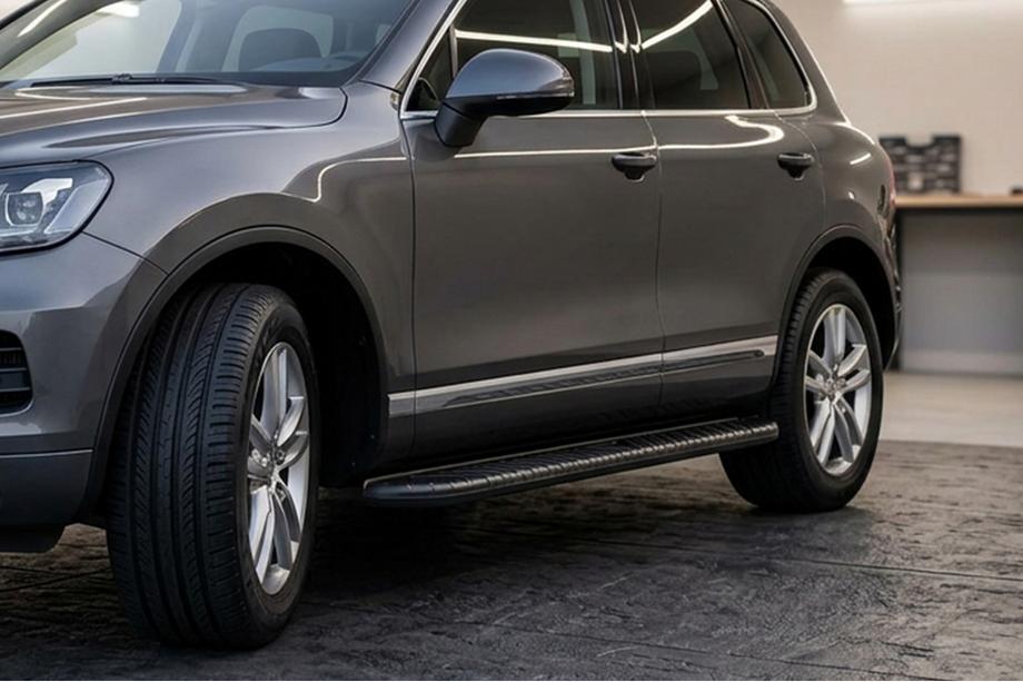 Porsche Cayenne 2003–2010 Sānu pakāpieni Bosphorus Black (2 gab., alumīnijs) Image