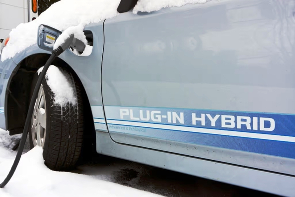 Kā kopt hibrīdauto ziemā?