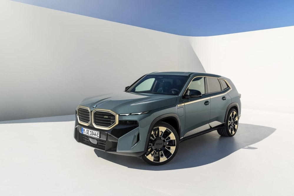 Apskats: augstas veiktspējas BMW XM M 50e Plug-in Hybrid