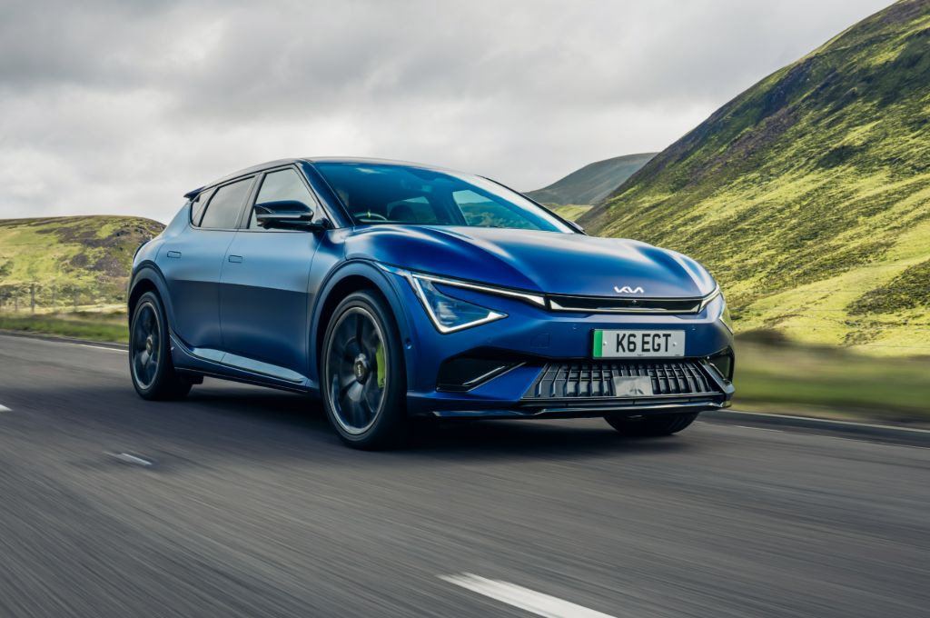Atjauninātā elektriskā krosovera Kia EV6 GT 2025 apskats