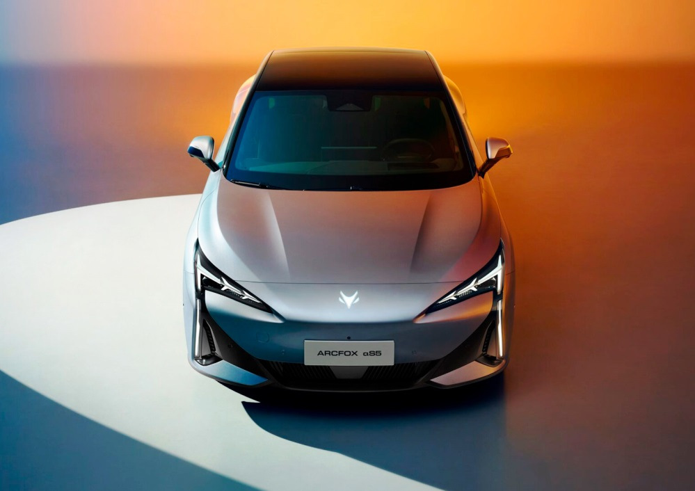 Arcfox S5 apskats: elektriskais sedans dinamiskai braukšanai