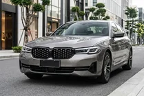 BMW 5. sērija G30/G31 2017–2023 Nieru restes Diamond Silver (2021-2023) foto 1