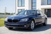 BMW 7. sērija F01/F02 2008–2015 Nieres restes M-Look (spīdīgi melnas) foto 1