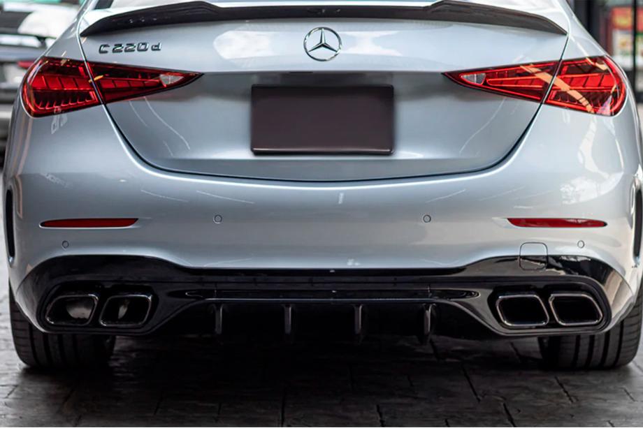 Mercedes C klase W206 2022– Aizmugurējais difuzors ar izpūtēja uzgaļiem (AMG C63 dizains) Image