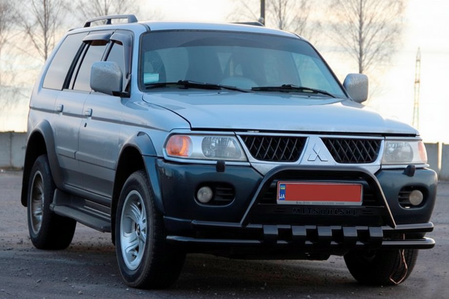 Mitsubishi Pajero Sport 1996–2007 Priekšējais aizsargloks ST015WT Black (nerūsējošais tērauds) Foto 3
